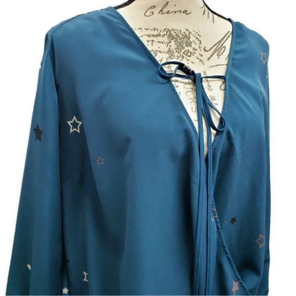 Melissa McCarthy Plus Size Faux Wrap Blouse 0X - Picture 2 of 8